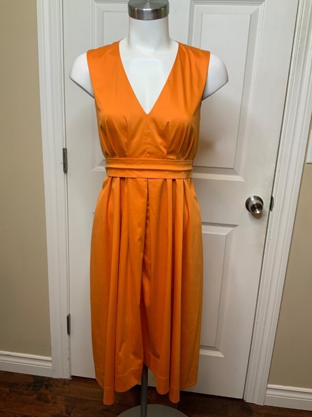 Max Mara Orange V-Neck Sleeveless Pleated Dress W/ Belt, Size 4